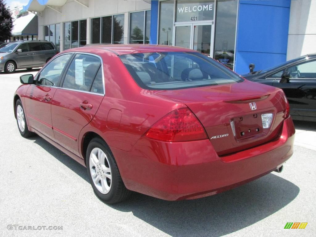 2007 Accord SE Sedan - Moroccan Red Pearl / Gray photo #4