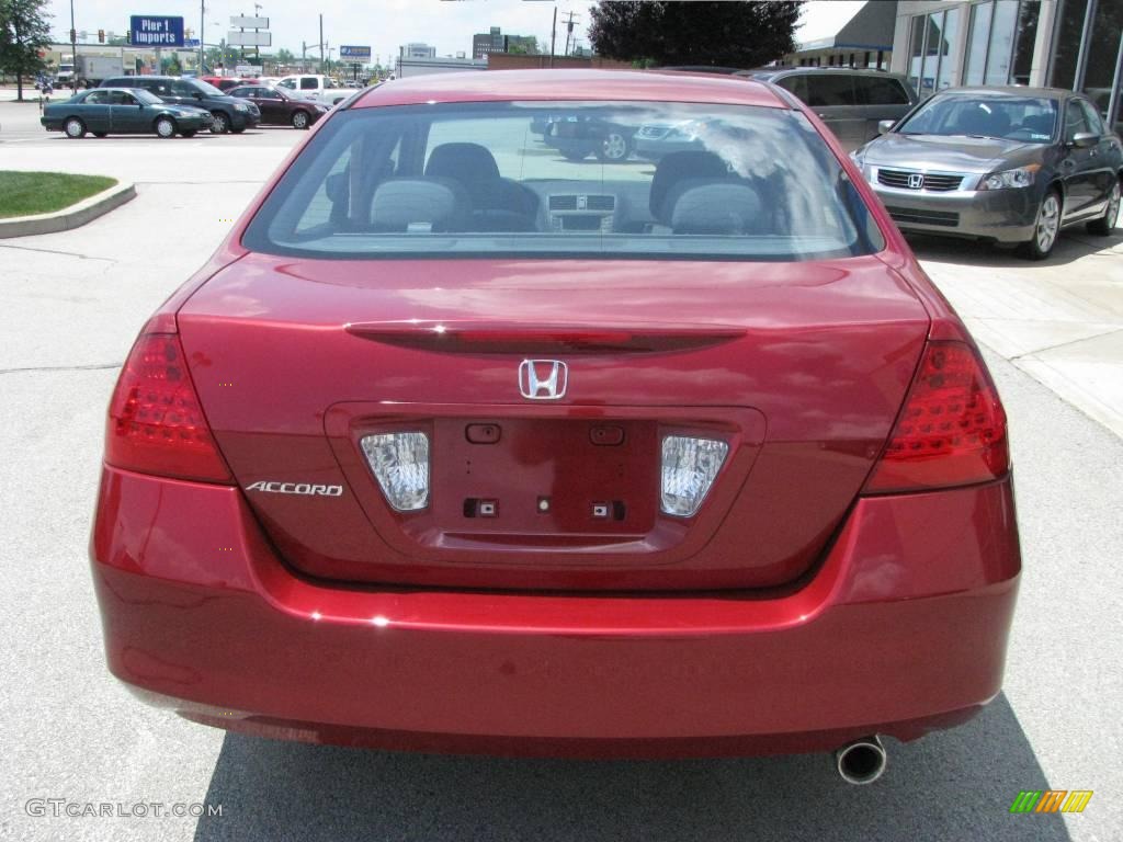 2007 Accord SE Sedan - Moroccan Red Pearl / Gray photo #5