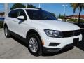 Pure White - Tiguan SE Photo No. 2