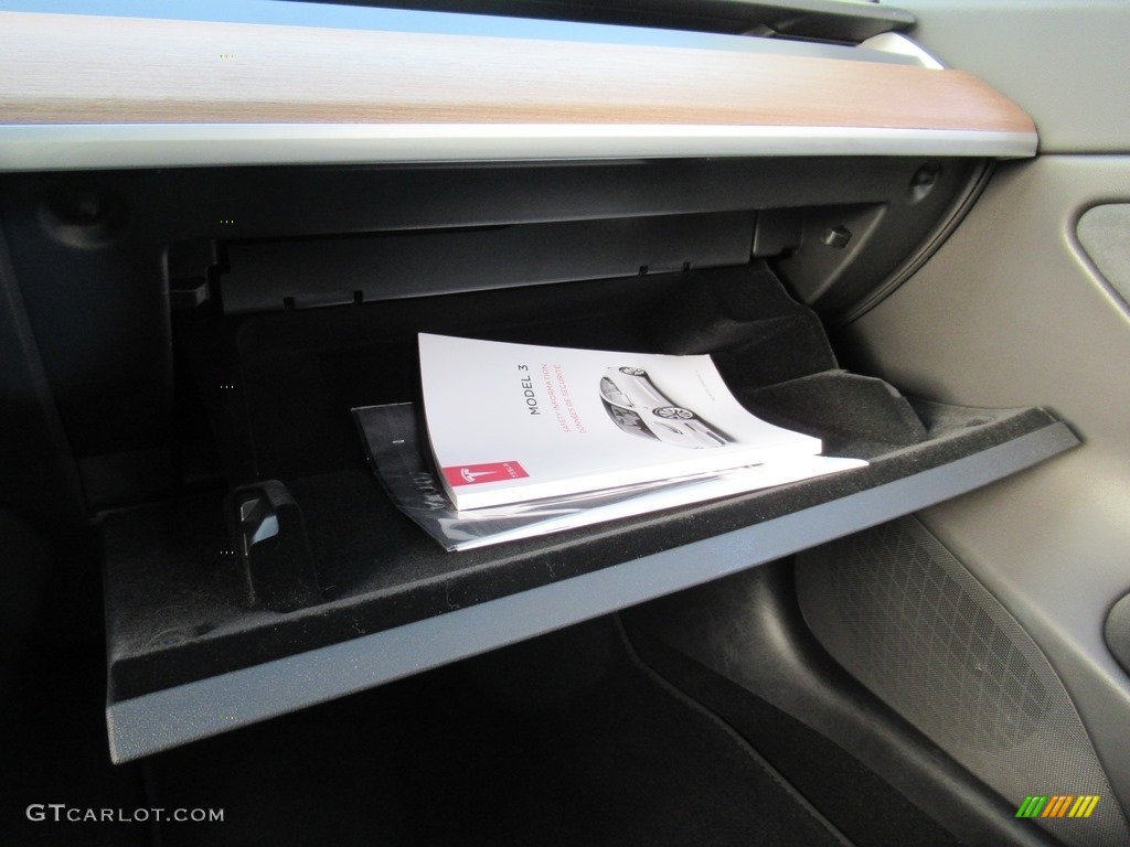 2018 Tesla Model 3 Long Range Books/Manuals Photo #136359803