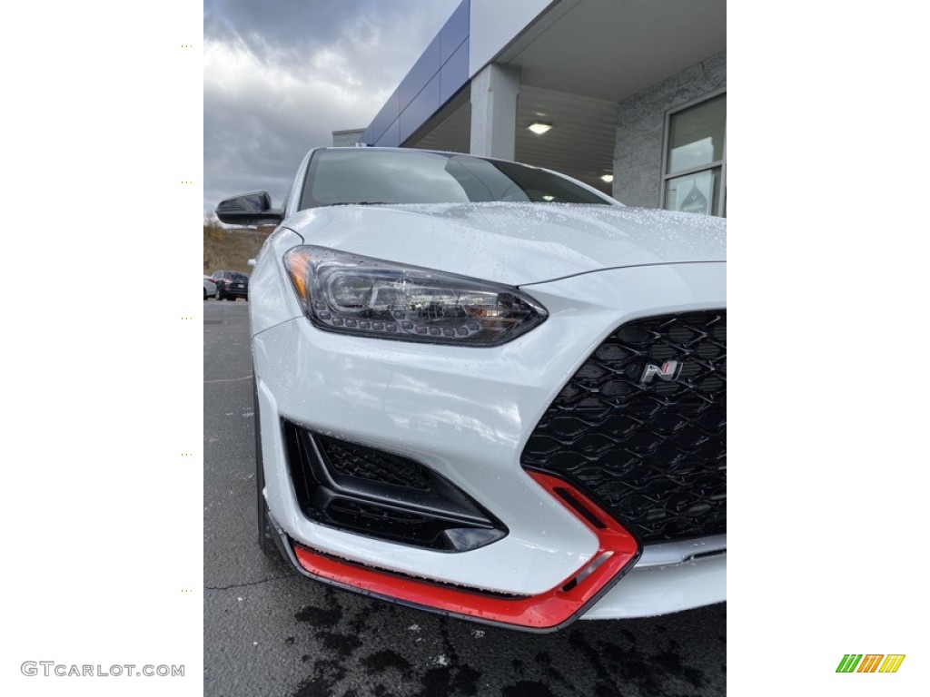 2020 Hyundai Veloster N Marks and Logos Photos