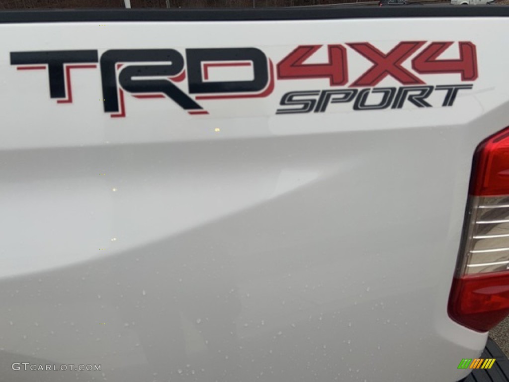 2020 Tundra TRD Sport CrewMax 4x4 - Super White / Graphite photo #6