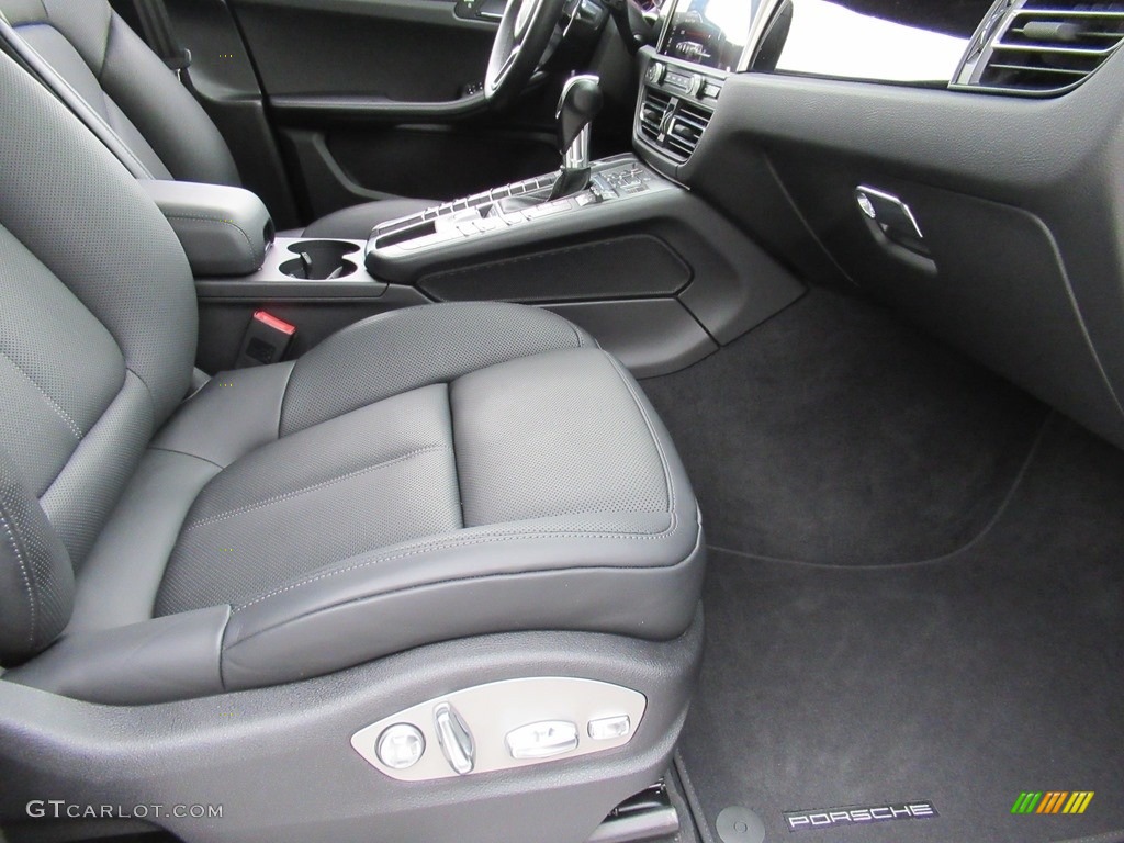 2020 Porsche Macan S Front Seat Photo #136364806