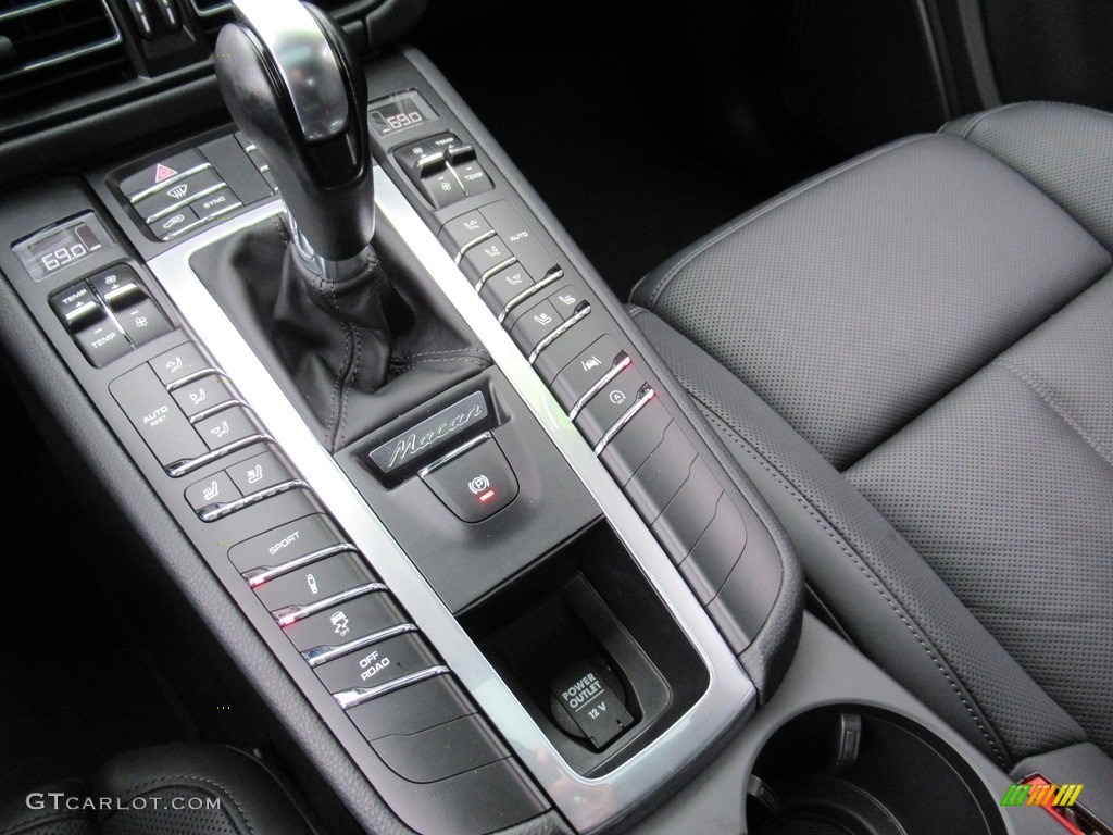 2020 Porsche Macan S Transmission Photos