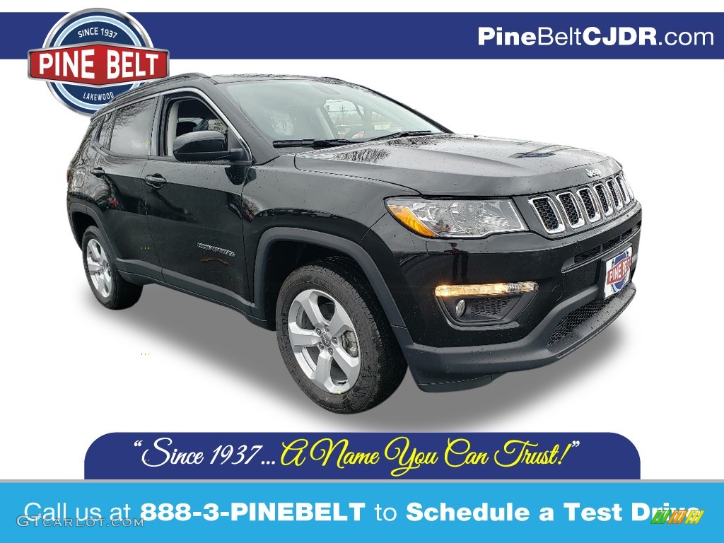 2020 Compass Latitude 4x4 - Diamond Black Crystal Pearl / Black photo #1
