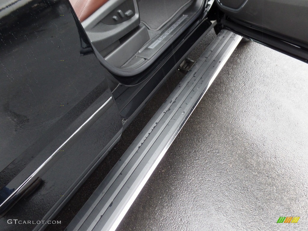 2020 Suburban Premier 4WD - Black / Jet Black/Mahogany photo #11