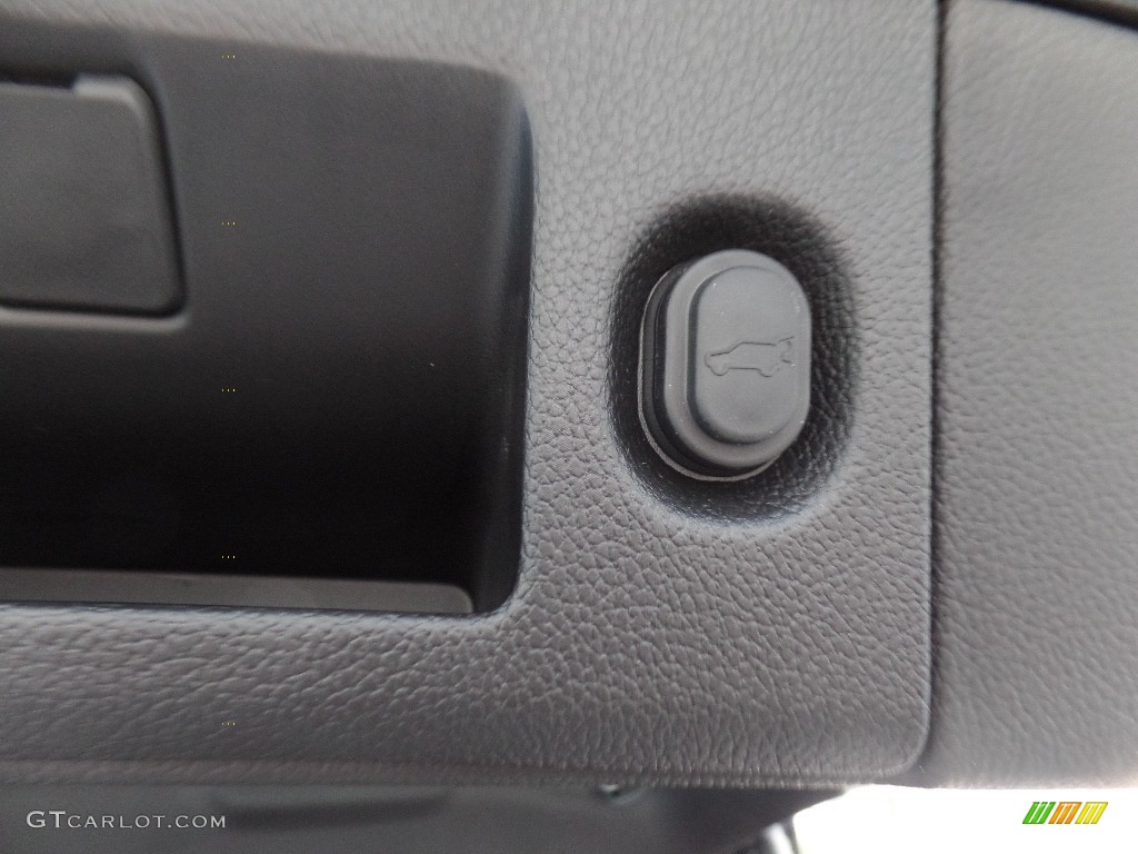 2020 Suburban Premier 4WD - Black / Jet Black/Mahogany photo #16
