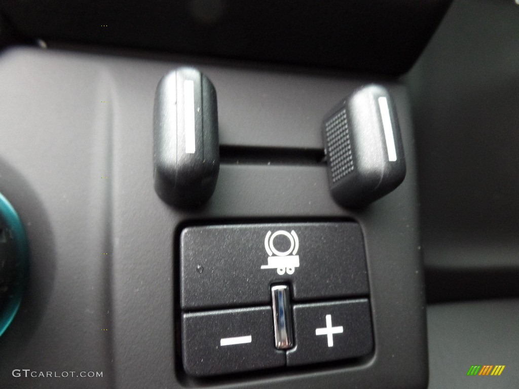 2020 Suburban Premier 4WD - Black / Jet Black/Mahogany photo #32