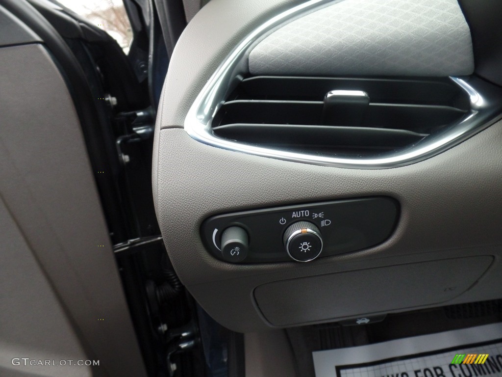 2020 Chevrolet Malibu LT Controls Photo #136386733