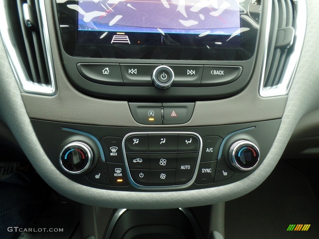 2020 Chevrolet Malibu LT Controls Photo #136386868