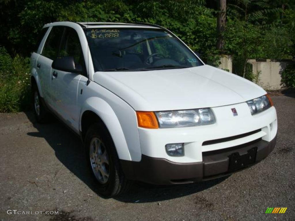 2002 VUE V6 AWD - White / Gray photo #1