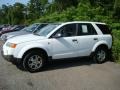 2002 White Saturn VUE V6 AWD  photo #4