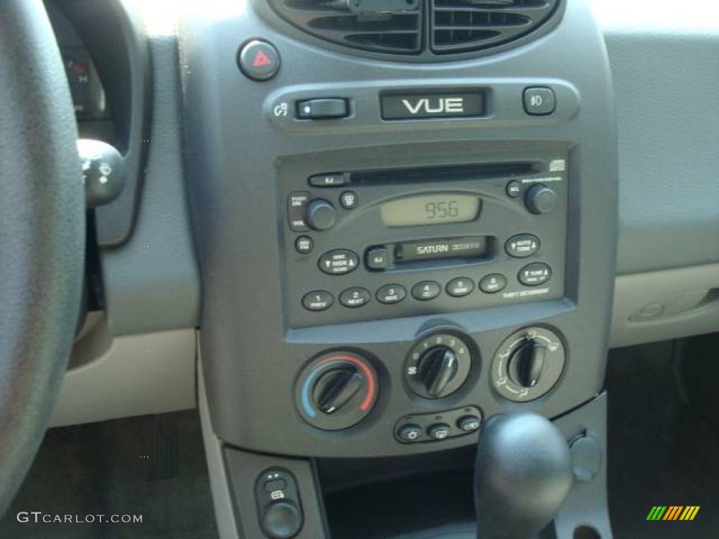 2002 VUE V6 AWD - White / Gray photo #13