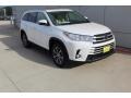 2019 Blizzard Pearl White Toyota Highlander XLE  photo #2