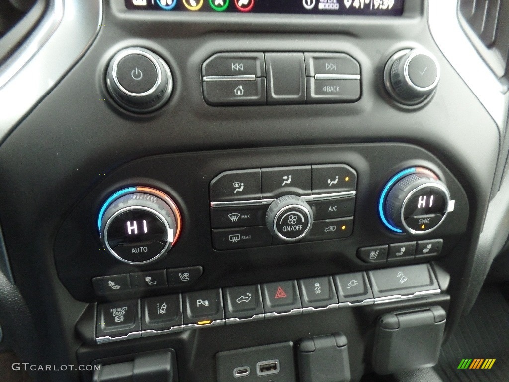 2020 Chevrolet Silverado 3500HD LTZ Crew Cab 4x4 Controls Photo #136406157