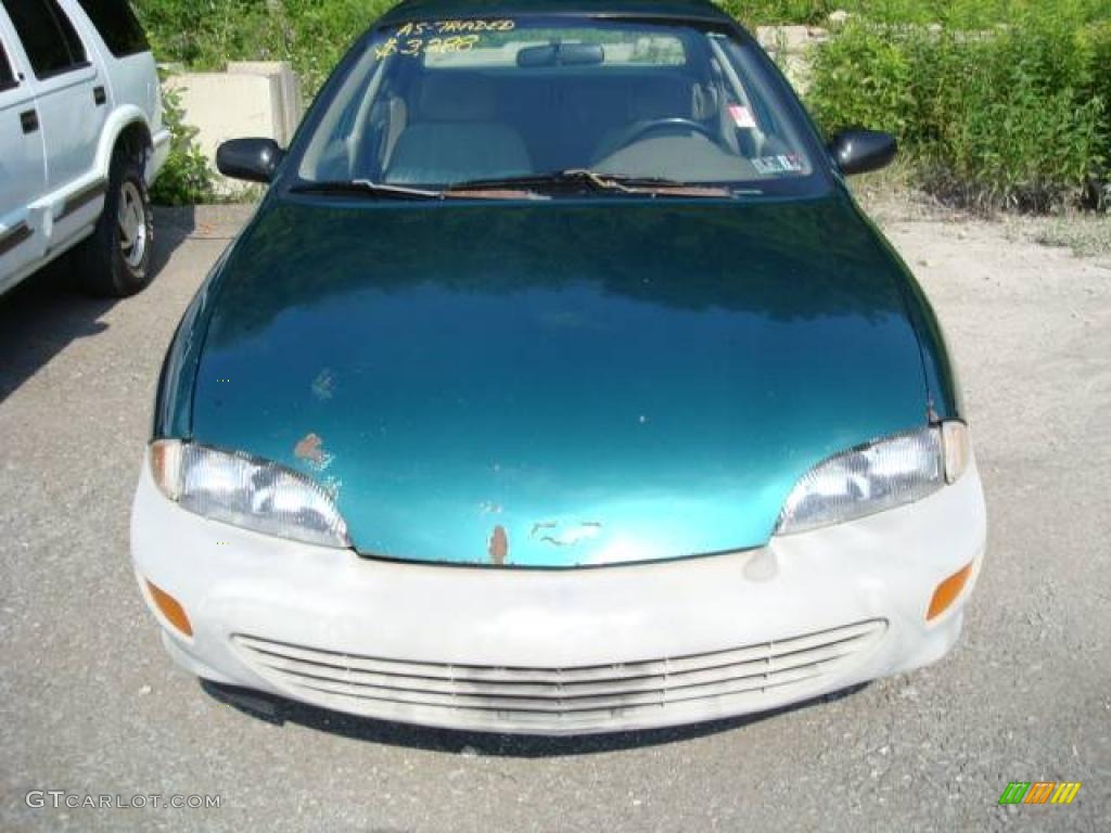1996 Cavalier Sedan - Green Metallic / Beige photo #6