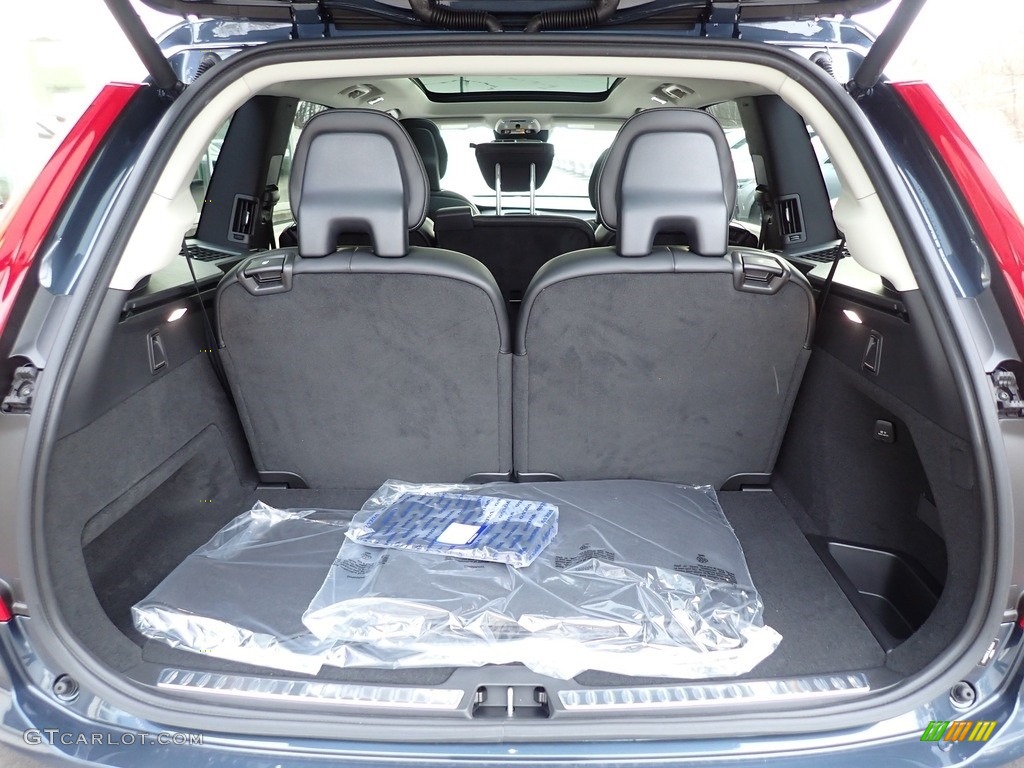 2020 Volvo XC90 T5 AWD Momentum Trunk Photos