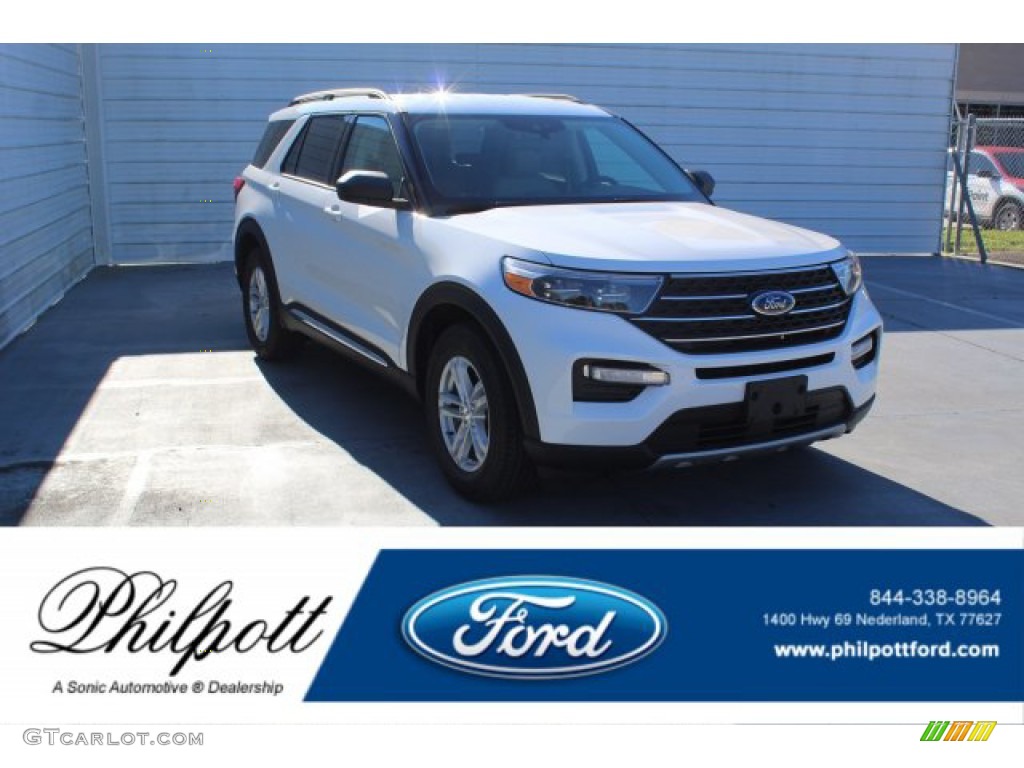 Star White Metallic Tri-Coat Ford Explorer