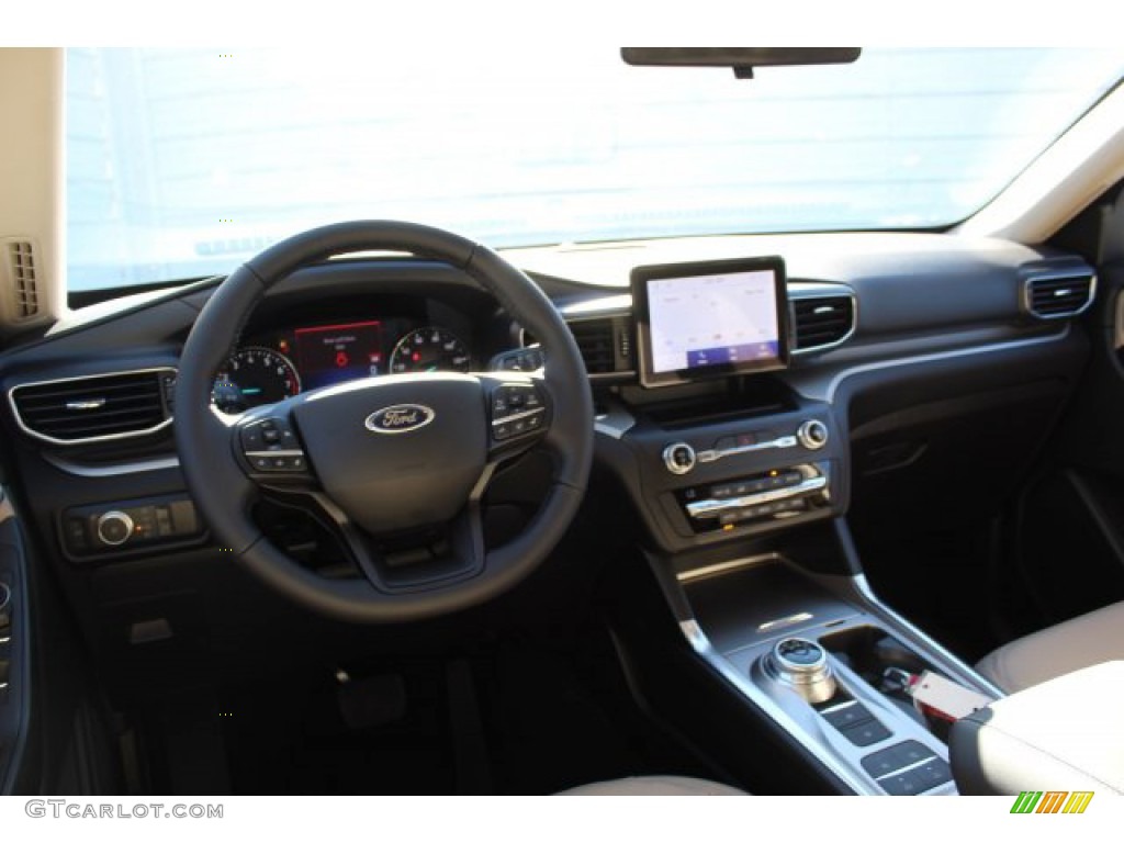 2020 Explorer XLT - Star White Metallic Tri-Coat / Sandstone photo #22