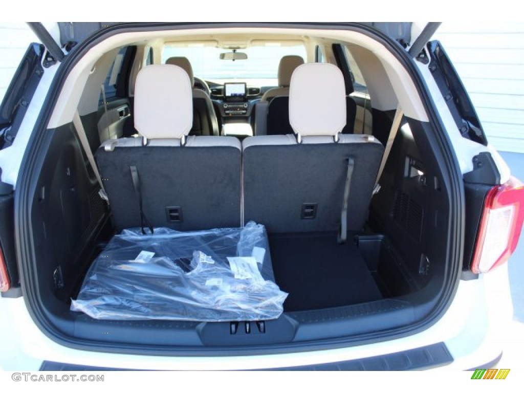 2020 Explorer XLT - Star White Metallic Tri-Coat / Sandstone photo #25