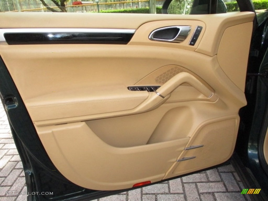 2011 Porsche Cayenne S Luxor Beige Door Panel Photo #136417033