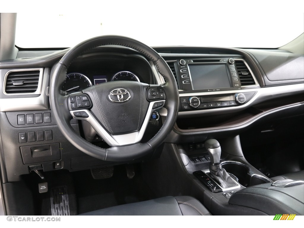 2019 Toyota Highlander XLE AWD Dashboard Photos