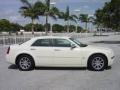 Cool Vanilla - 300 C HEMI Photo No. 7