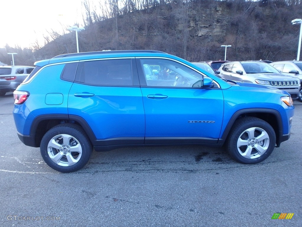2020 Compass Latitude 4x4 - Jazz Blue Pearl / Black photo #7