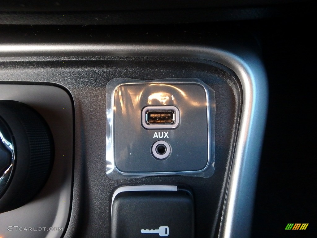 2020 Compass Latitude 4x4 - Jazz Blue Pearl / Black photo #19