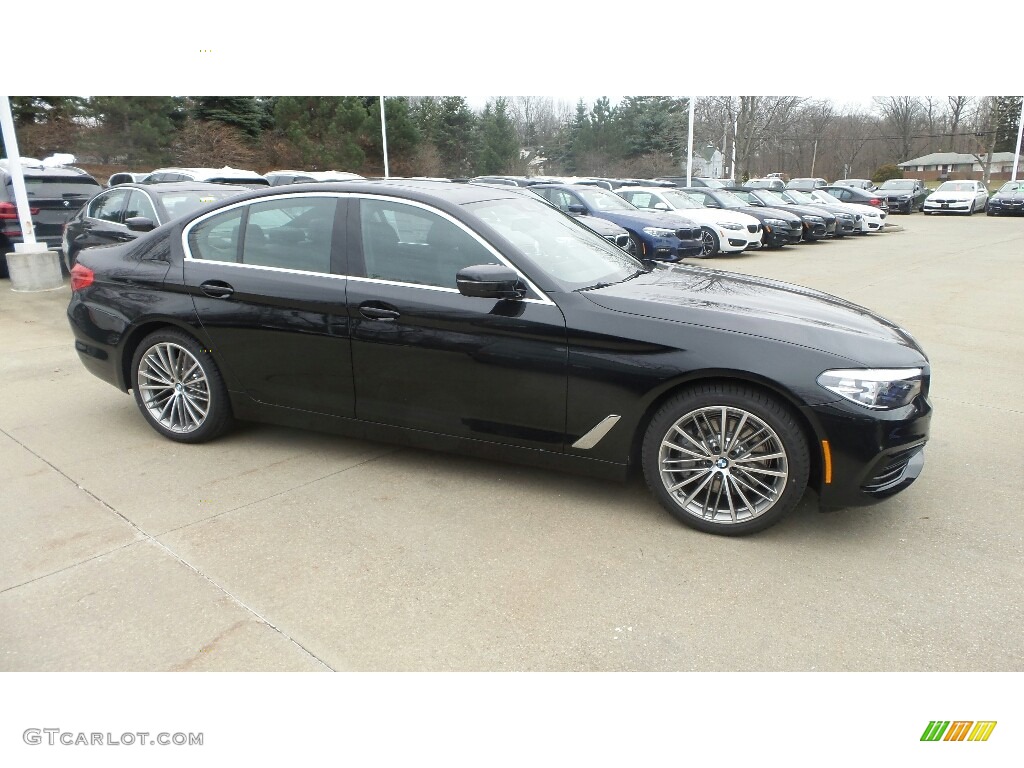 2020 5 Series 530e xDrive Sedan - Black Sapphire Metallic / Black photo #1