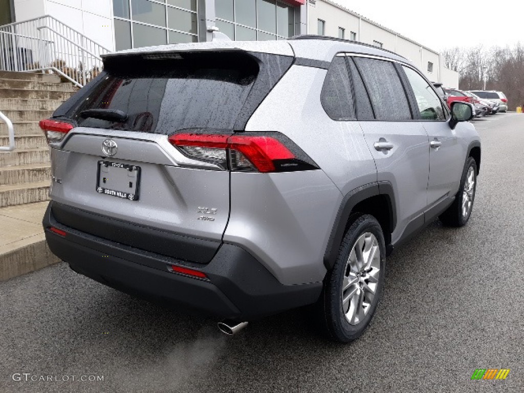 2020 Silver Sky Metallic Toyota RAV4 XLE Premium AWD 136442002 Photo