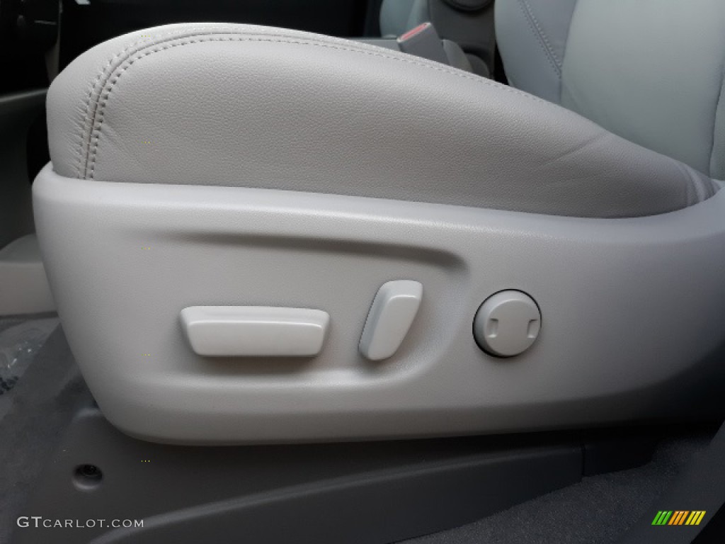 2020 Sienna XLE AWD - Midnight Black Metallic / Ash photo #13