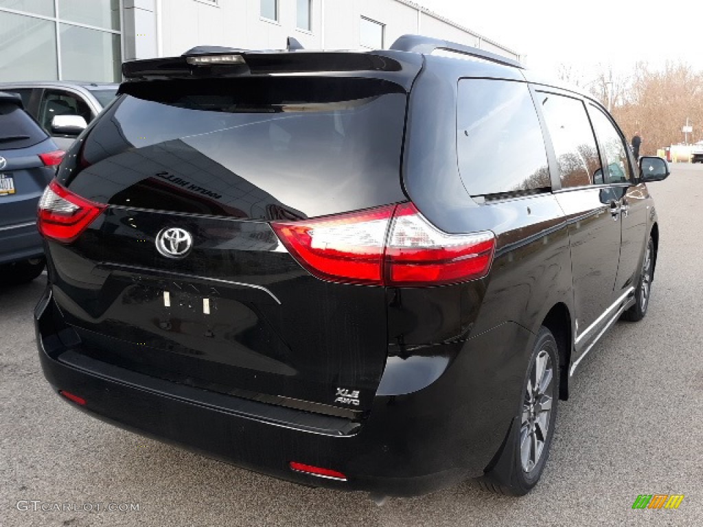 2020 Sienna XLE AWD - Midnight Black Metallic / Ash photo #17