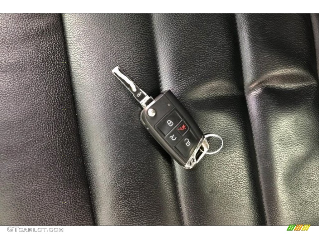 2017 Volkswagen Golf R 4Motion w/DCC. Nav. Keys Photos