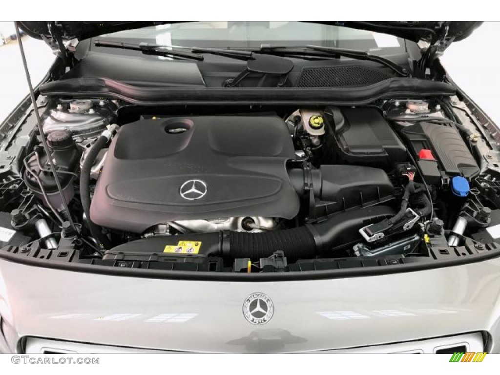 2020 Mercedes-Benz GLA 250 4Matic Engine Photos
