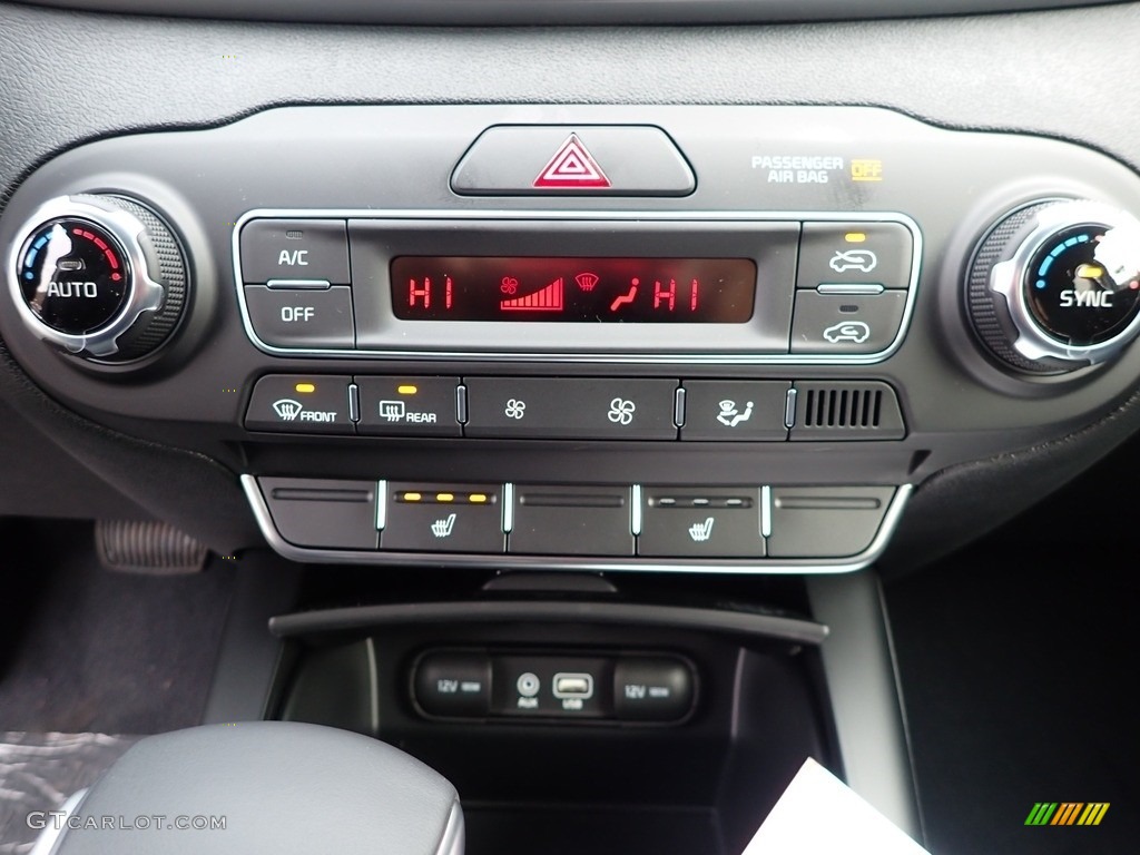 2020 Kia Sorento LX AWD Controls Photo #136452138
