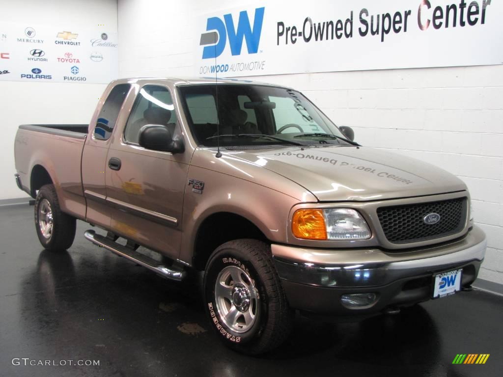 2004 F150 XLT Heritage SuperCab 4x4 - Arizona Beige Metallic / Heritage Medium Parchment photo #1