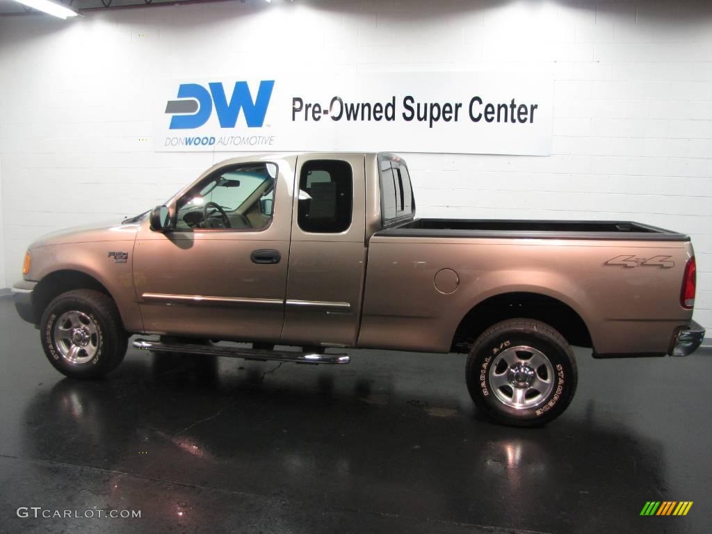 2004 F150 XLT Heritage SuperCab 4x4 - Arizona Beige Metallic / Heritage Medium Parchment photo #6