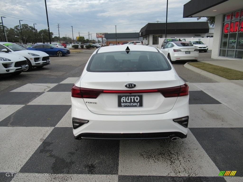 2019 Forte LXS - Clear White / Black photo #4