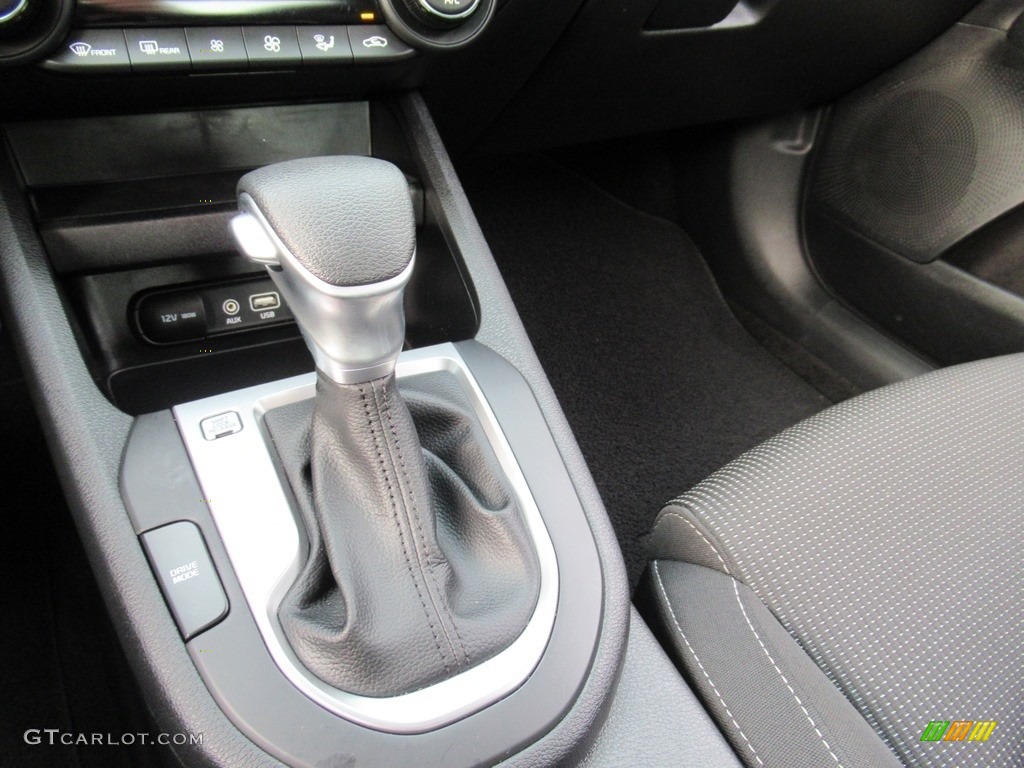 2019 Forte LXS - Clear White / Black photo #19