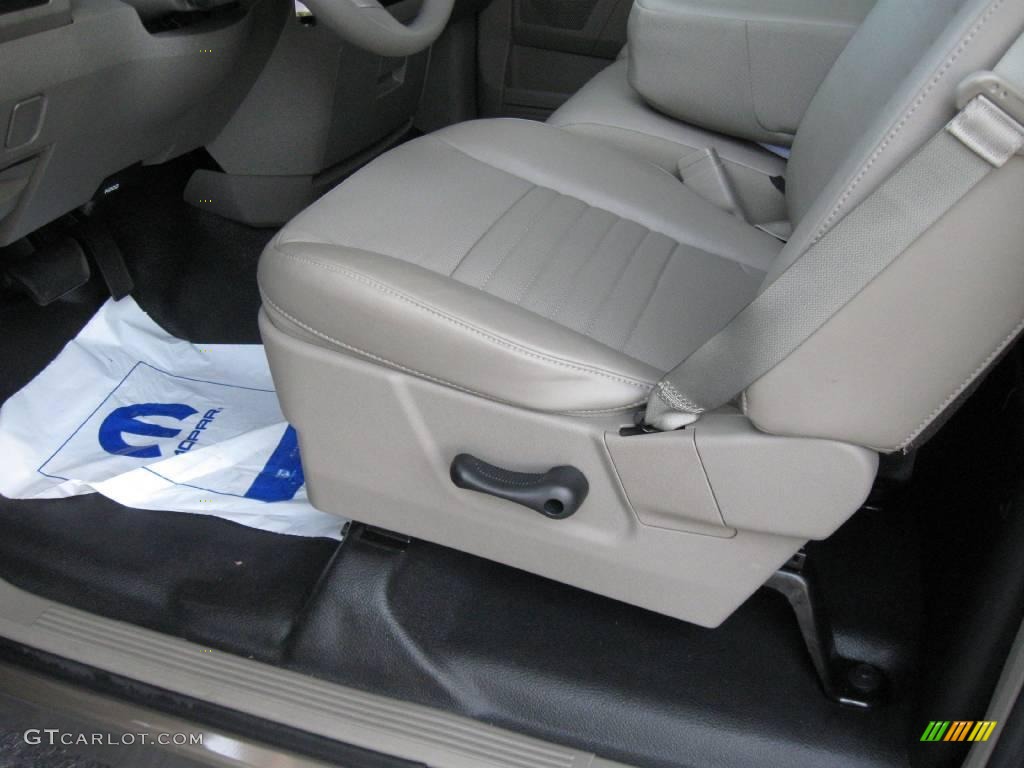 2008 Ram 1500 ST Regular Cab - Light Khaki Metallic / Khaki photo #12