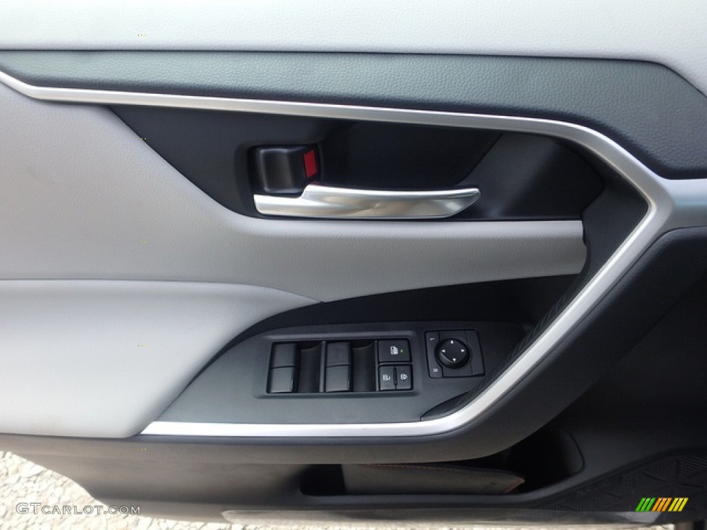 2019 RAV4 XLE AWD - Silver Sky Metallic / Black photo #14