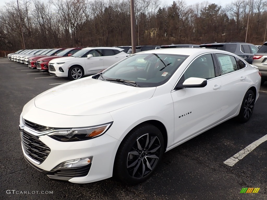 Summit White Chevrolet Malibu