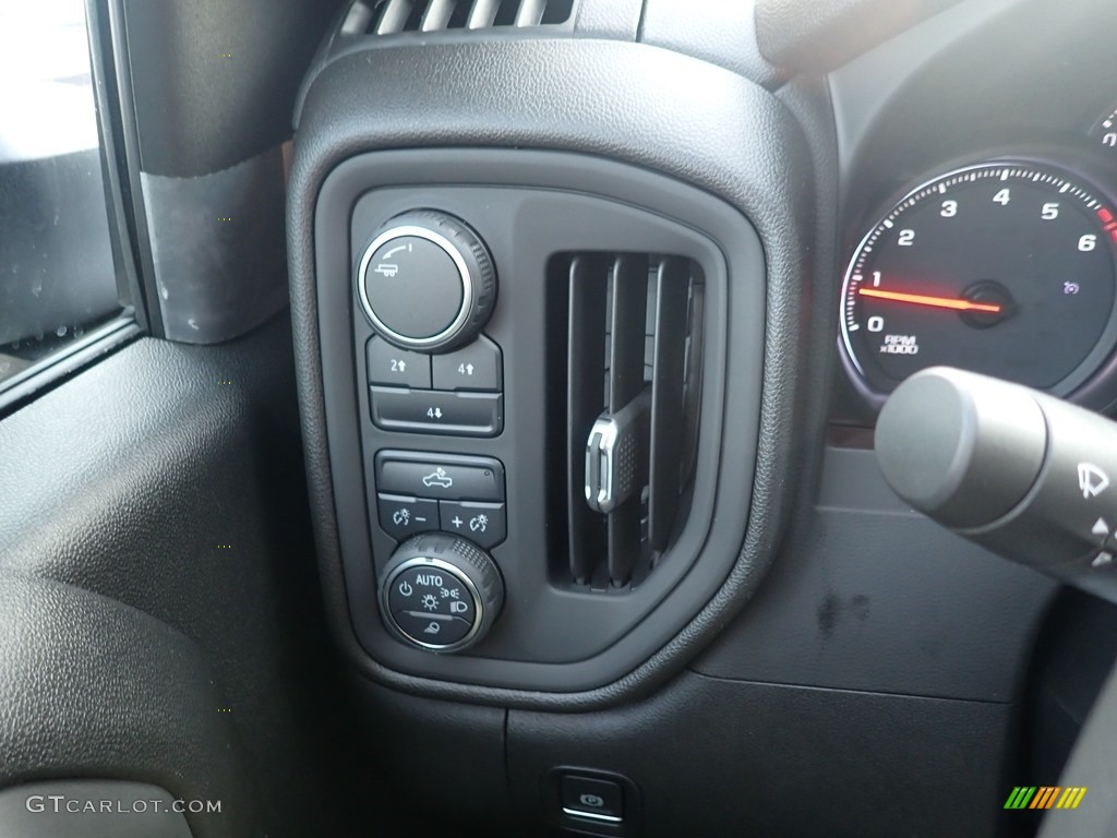 2020 Chevrolet Silverado 2500HD Custom Crew Cab 4x4 Controls Photo #136460631