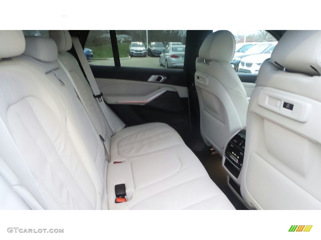 2020 BMW X5 xDrive40i Rear Seat Photo #136465162
