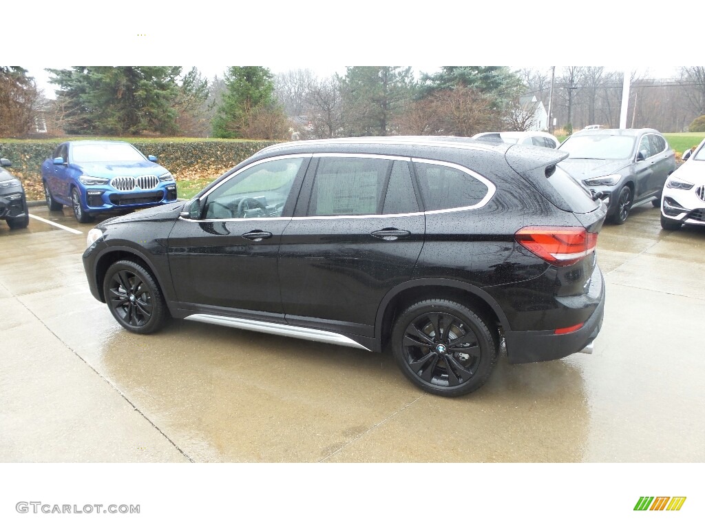 2020 X1 xDrive28i - Jet Black / Black photo #5