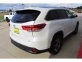 2019 Blizzard Pearl White Toyota Highlander LE  photo #8