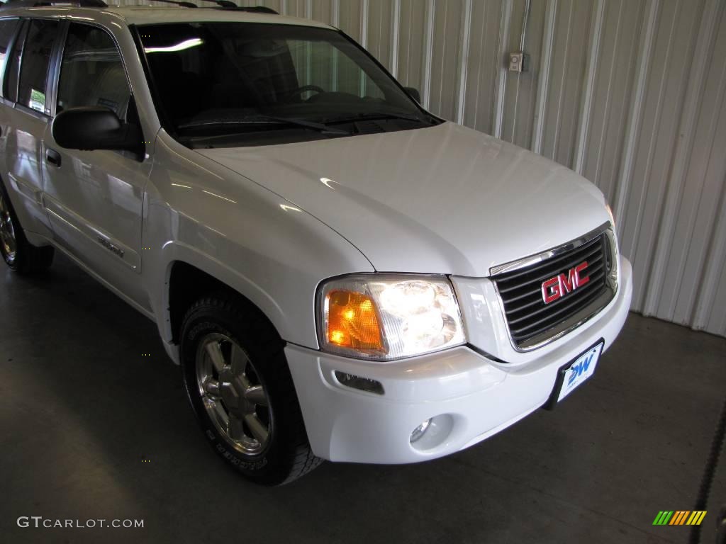 2002 Envoy SLE 4x4 - Summit White / Medium Pewter photo #1