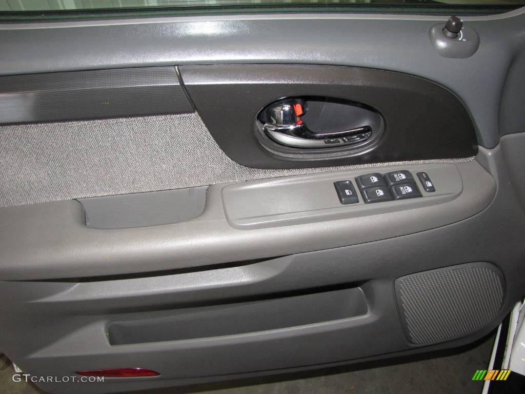 2002 Envoy SLE 4x4 - Summit White / Medium Pewter photo #12