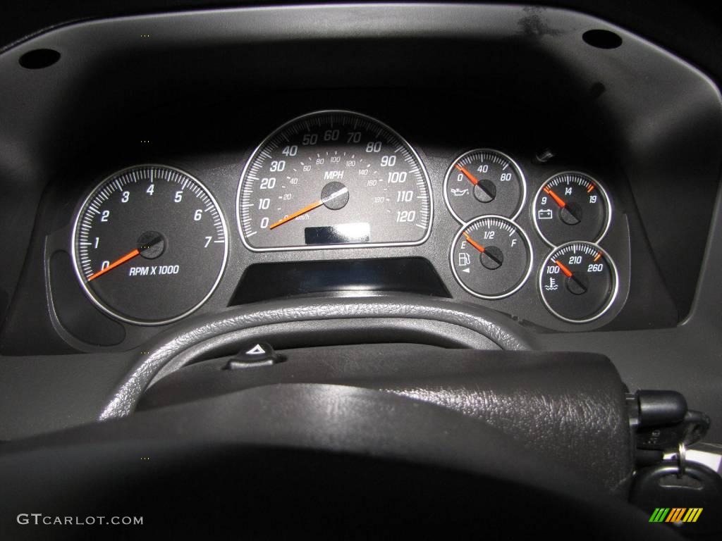 2002 Envoy SLE 4x4 - Summit White / Medium Pewter photo #14